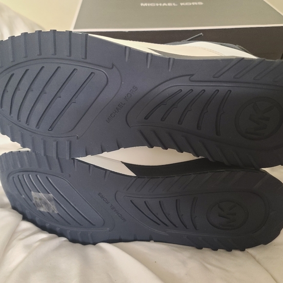 Michael Kors THEO SPORT TRAINER - Picture 3 of 9